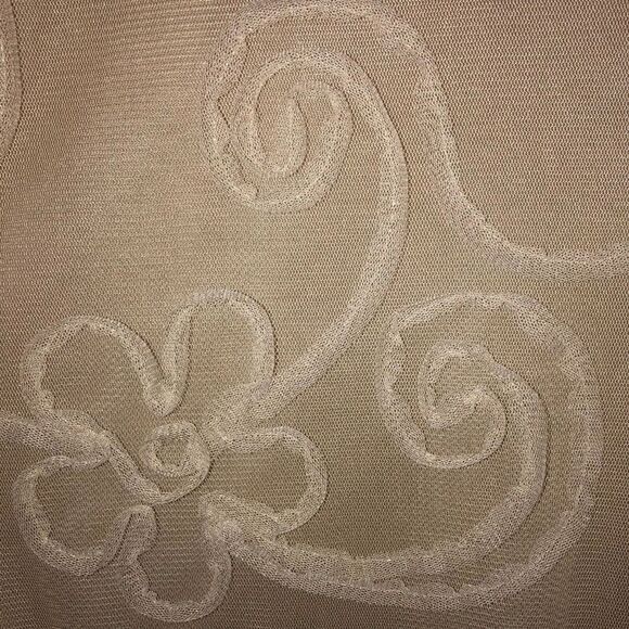 H.I.P. Cream Scoop Neck Short Sleeve Women's LARGE Top Embroidered Flower NWT - Picture 3 of 5